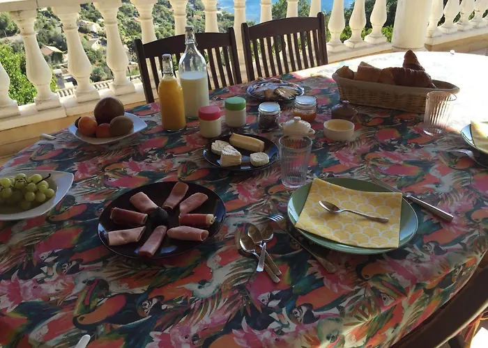 Goonie 4* لي إيسامبر